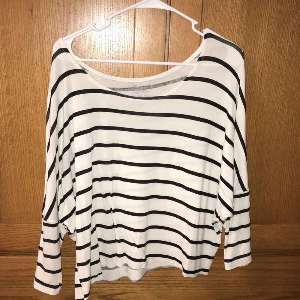 Black and white long sleeve t shirt